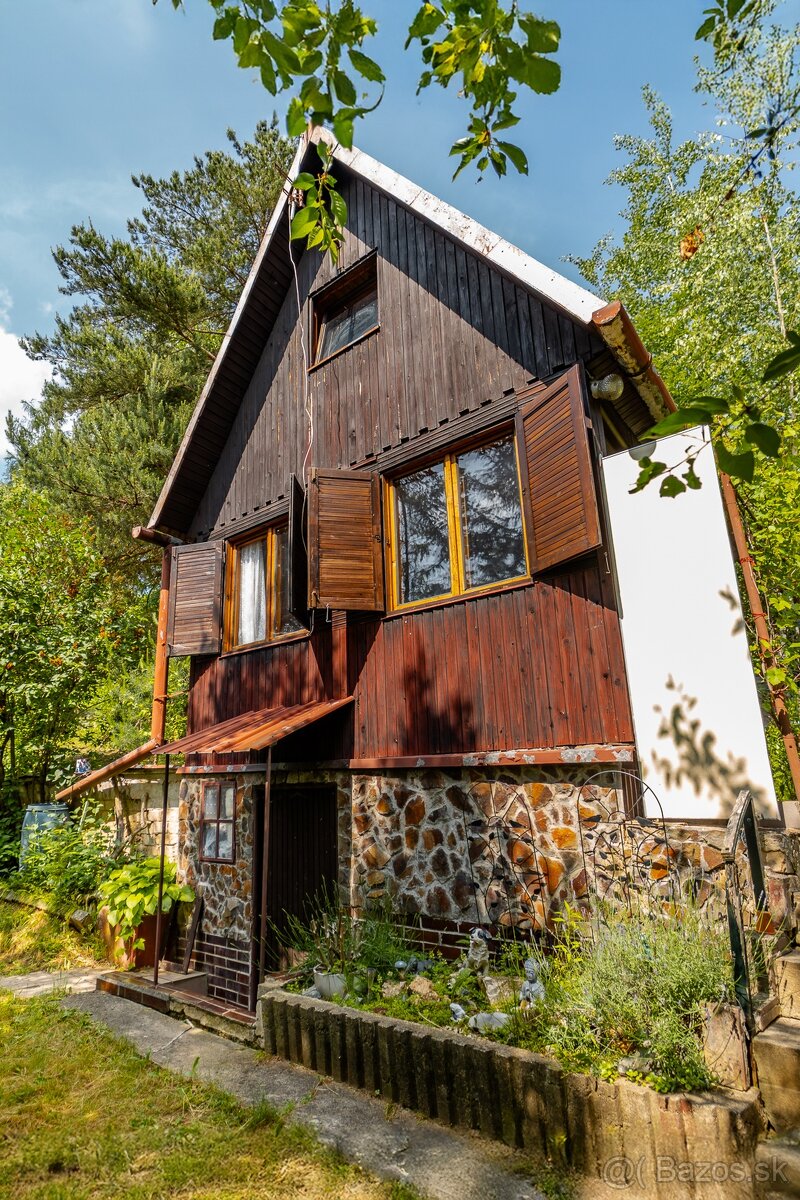 Záhrada s chatou na Bukovci