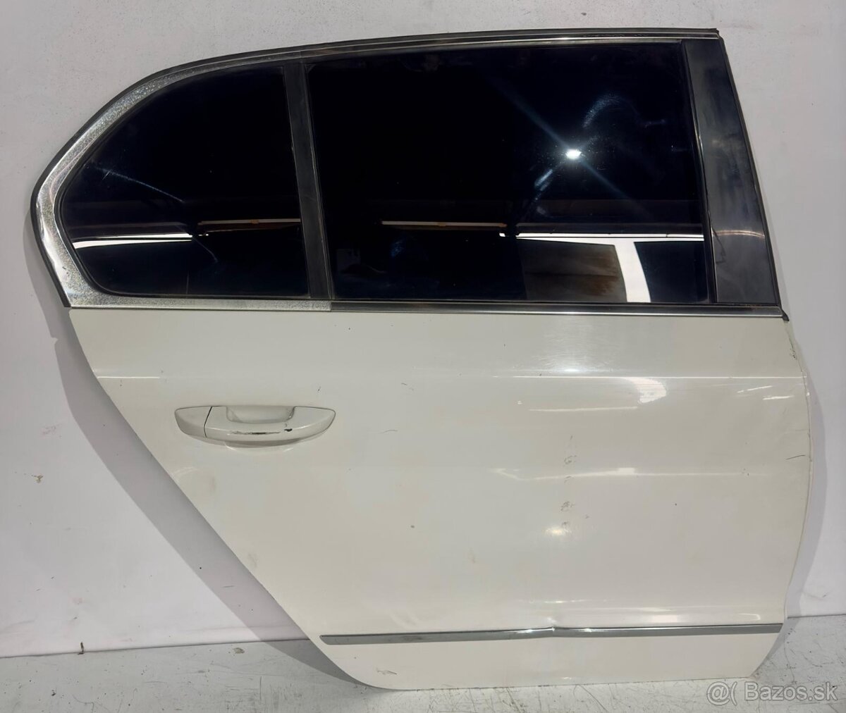 Skoda Superb 2 sedan, lave zadne dvere, KOMPLETNE