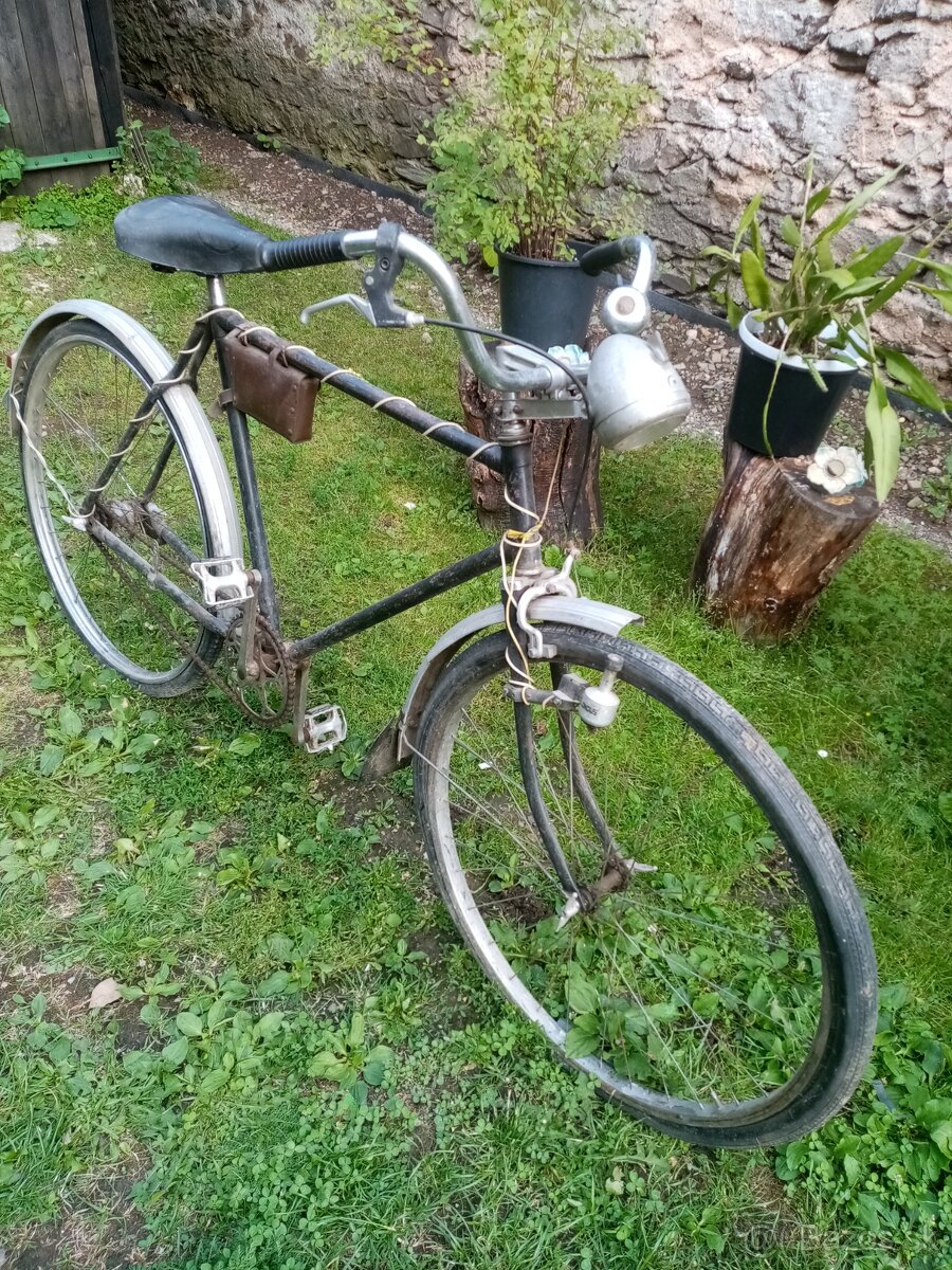 Starý bicykel Ukrajina (starý cca 45 rokov)