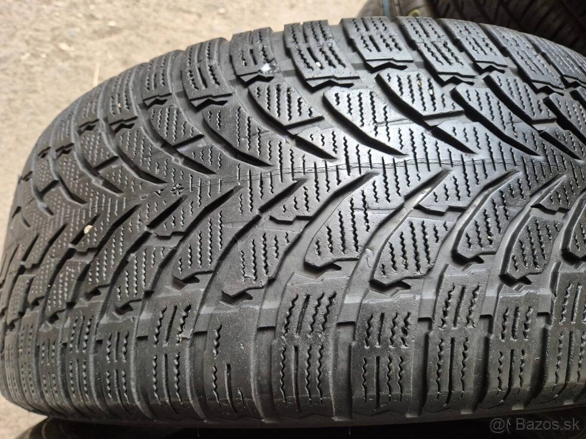 255/60 r18 zimné 4 ks NOKIAN dezén 5,9-4,5 mm