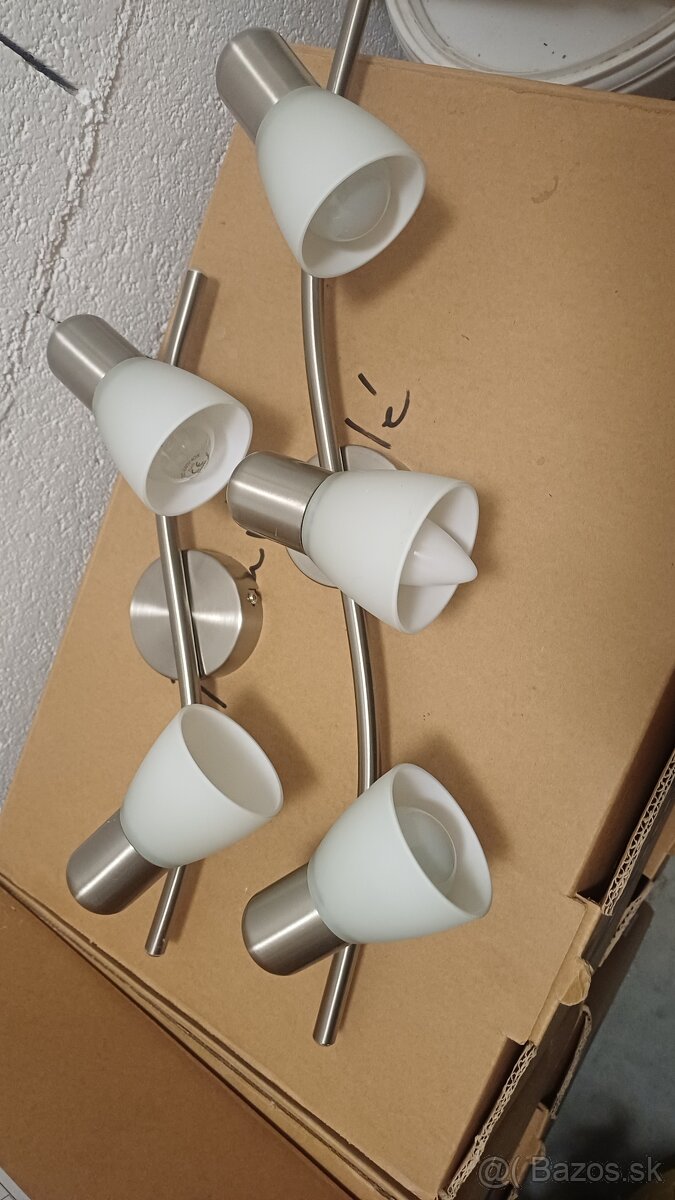 Lampa nastena