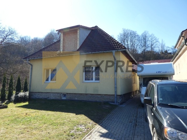 RK EXPRES - rodinný dom v Ráztočne, okres Prievidza.