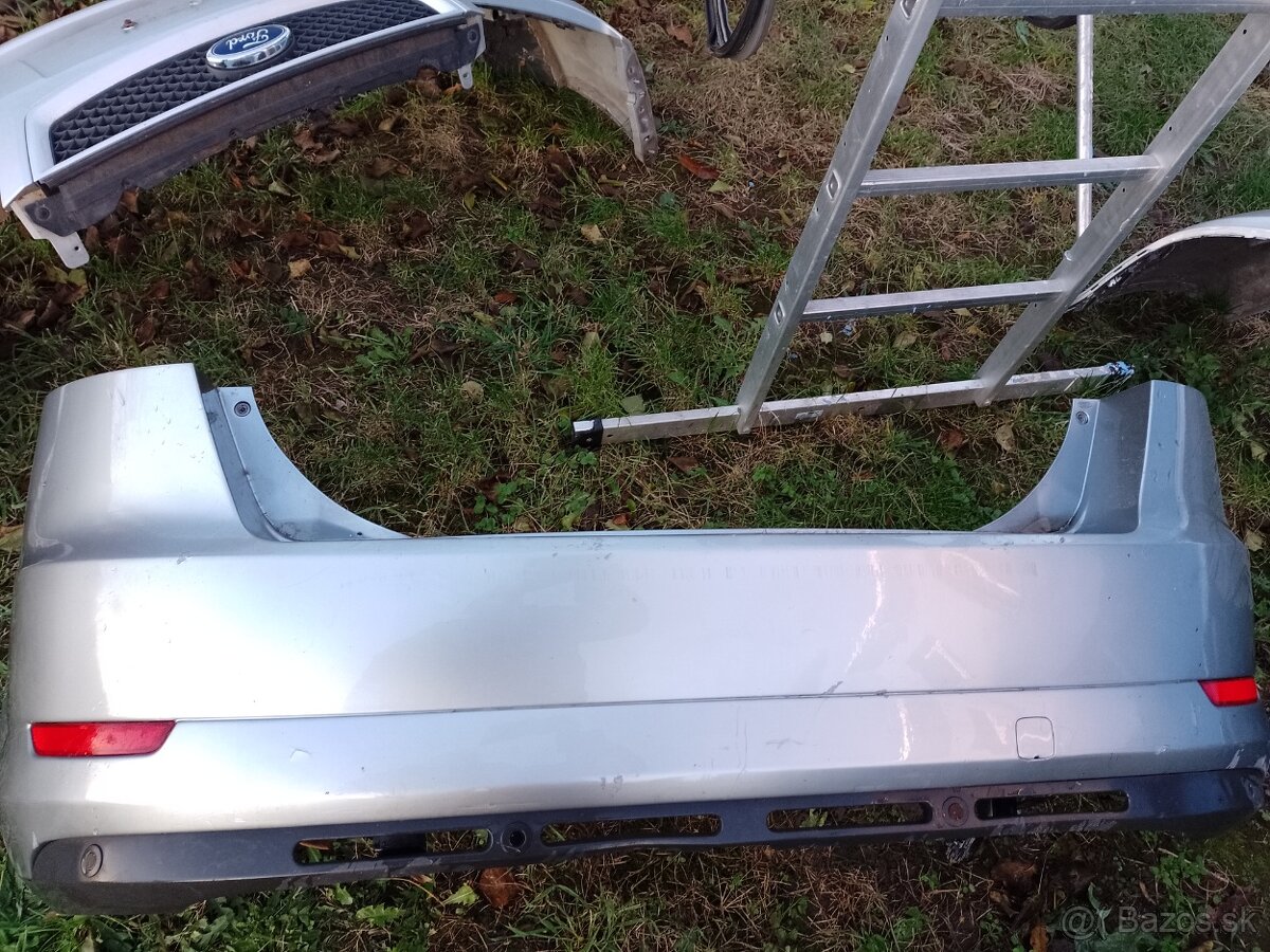 Predám zadný nárazník na Ford Mondeo Mk4