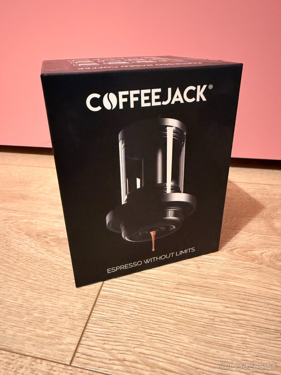 Coffejack - manuálny prenosný presso stroj