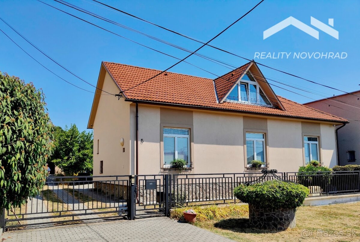 Veľkorysý rodinný dom v Haliči – krásna záhrada, 2 garáže