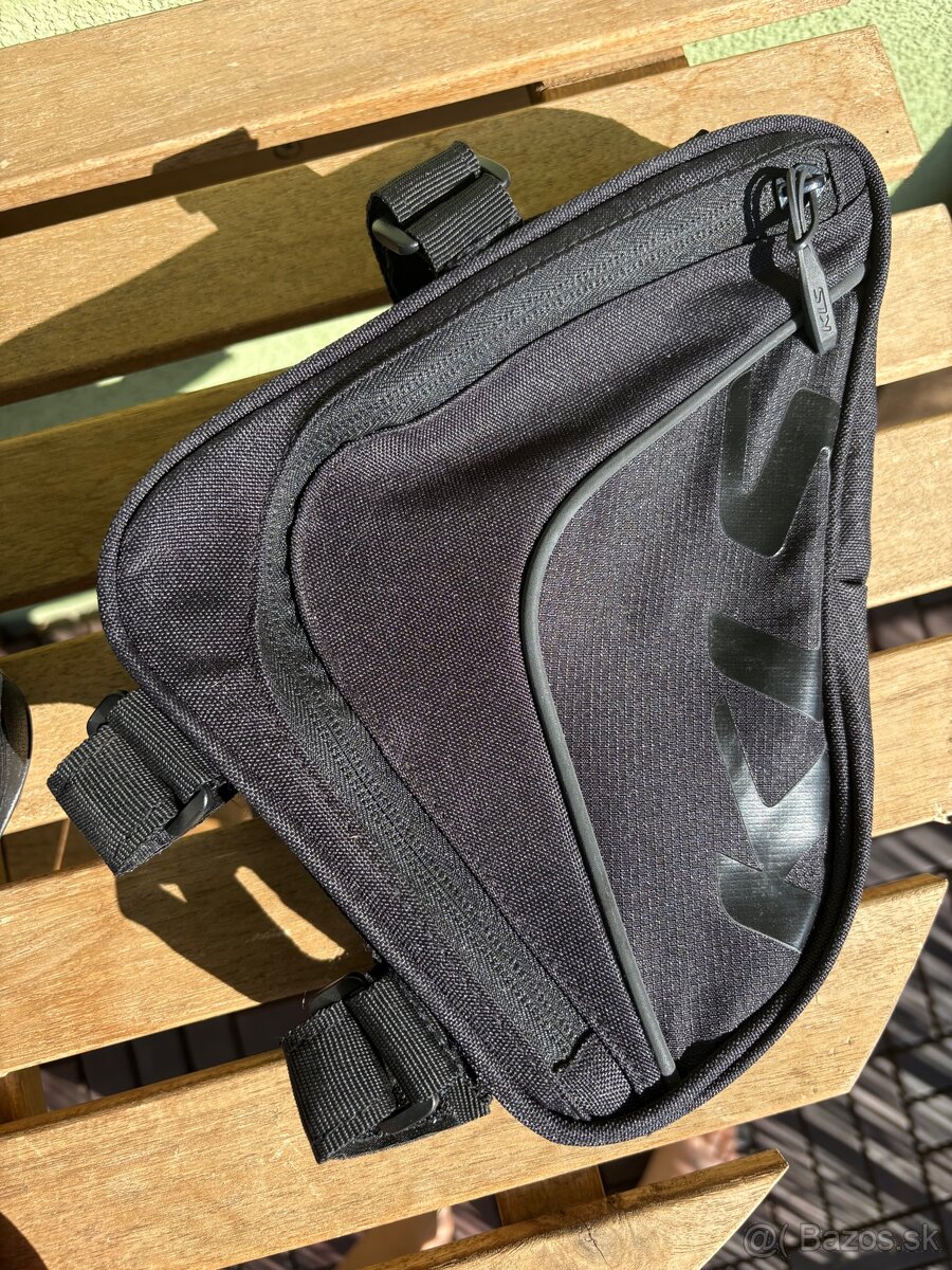 Kellys KLS Wedge Eco taška na rám, 1.3 l, čierna