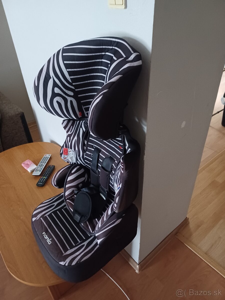 Autosedacka s podsadakom