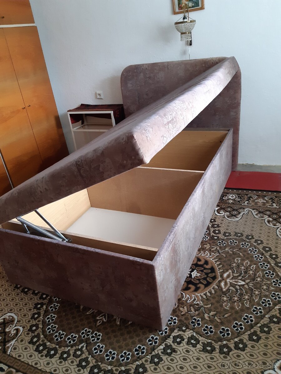 Darujem celočalúnenú posteľ