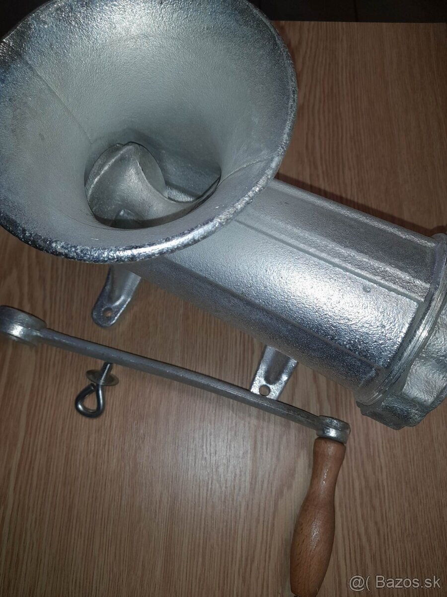 Mlynček na mäšo č. 32