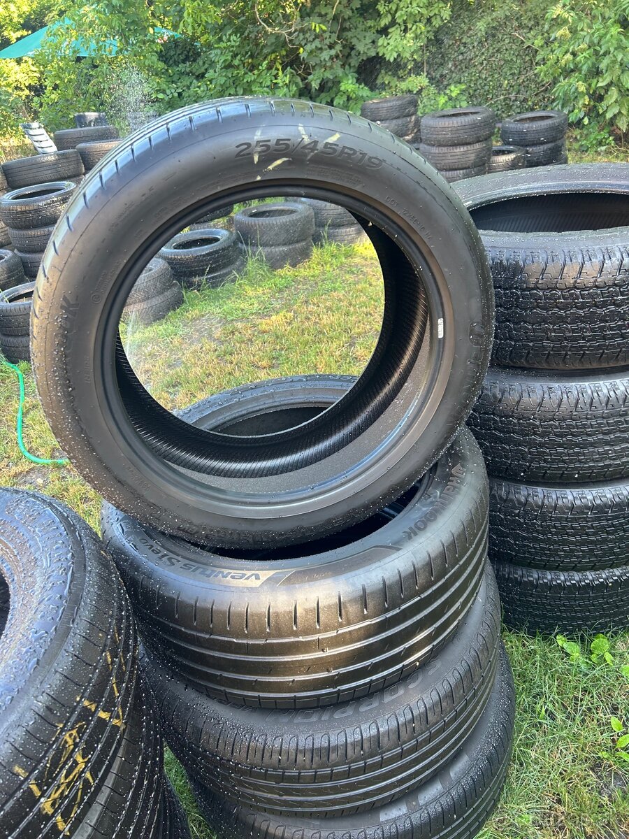 Hankook 255/45/19”