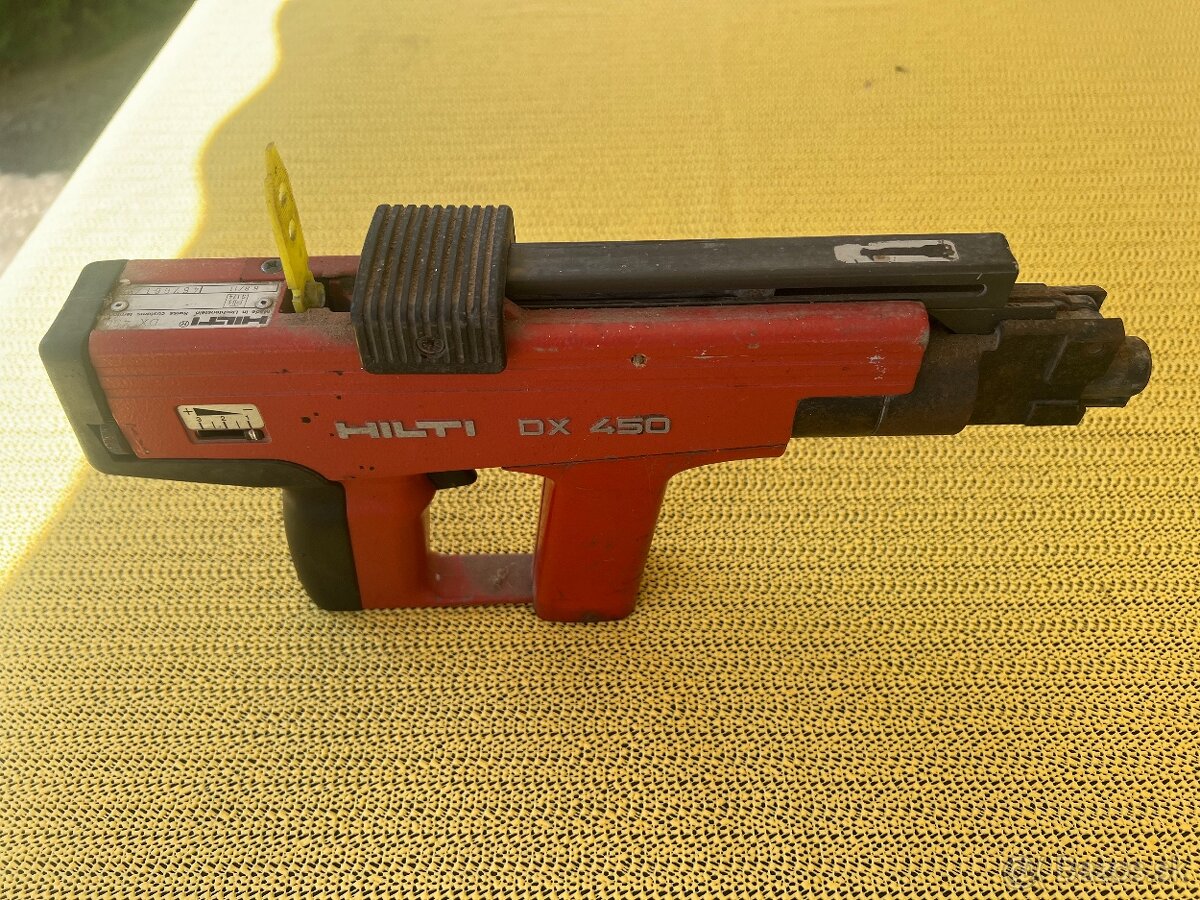 HILTI DX 450 nastrelovačka