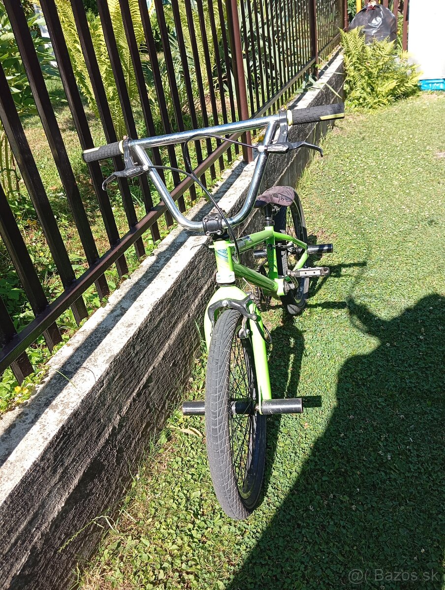 bmx bicykel zeleny