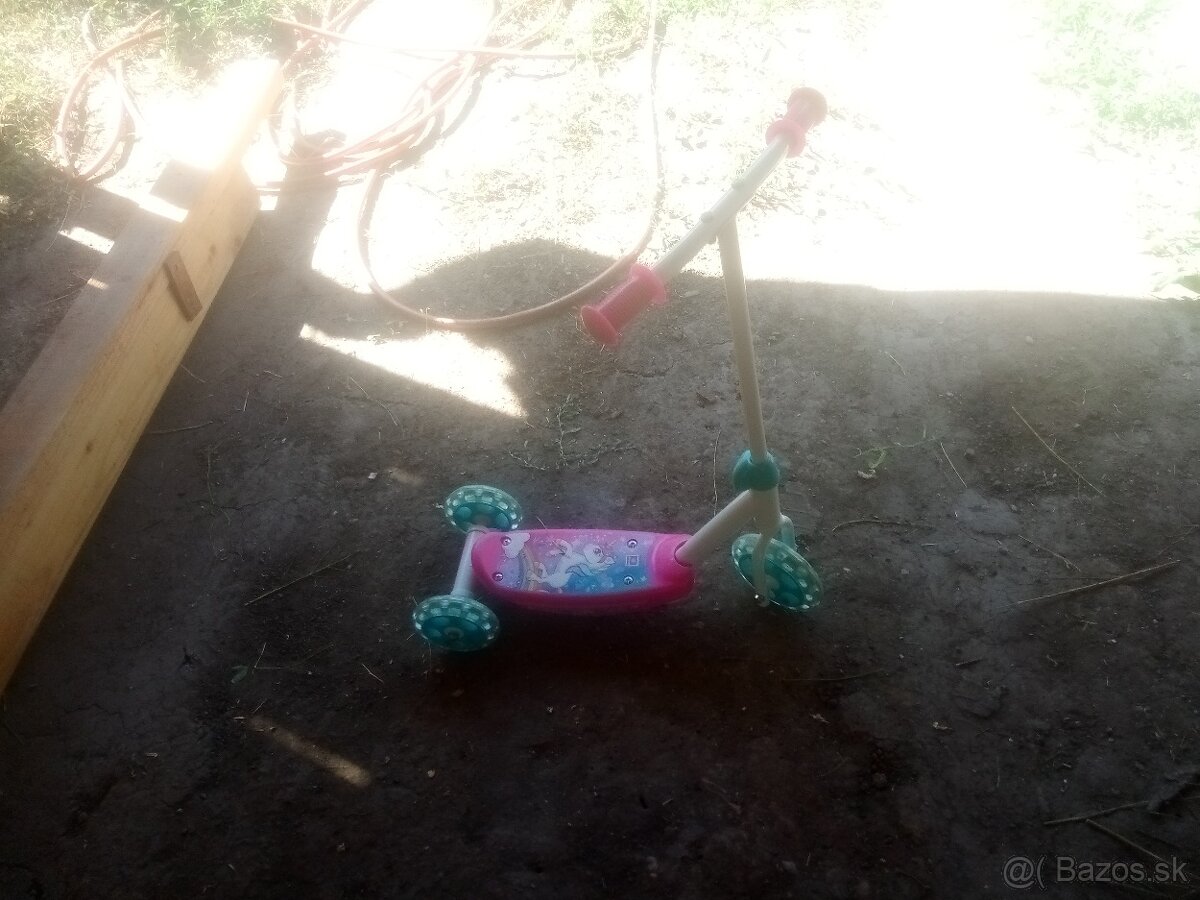 Detská trojkolesová kolobezka