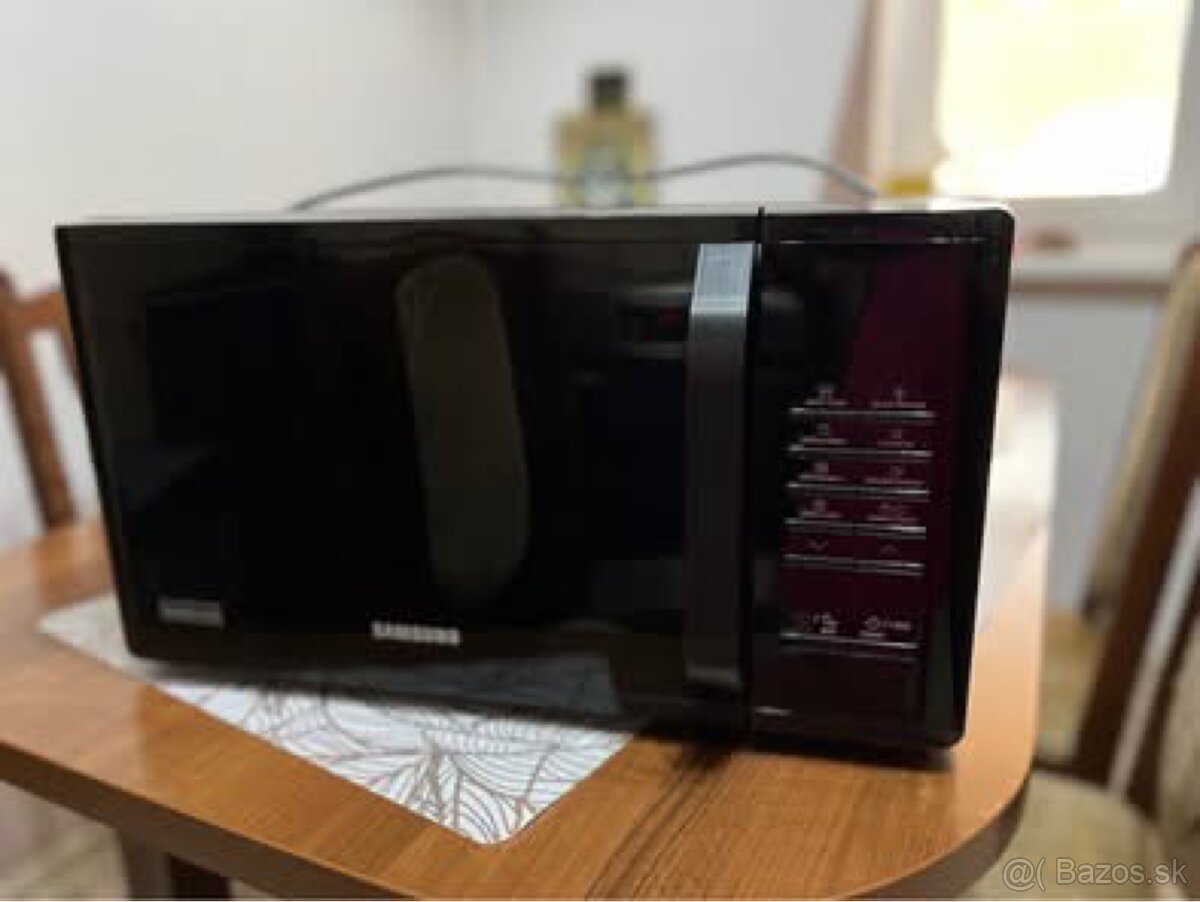 Mikrovlnka SAMSUNG