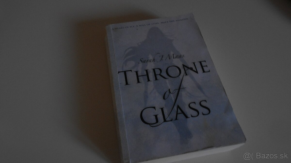 Kniha - "Throne of Glass" v angličtine