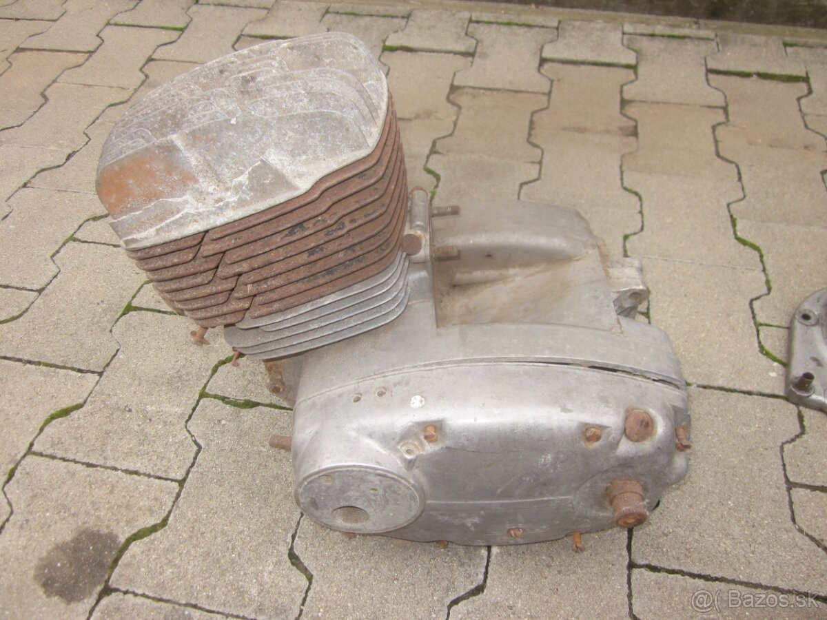 ČZ 175 typ 477 motor