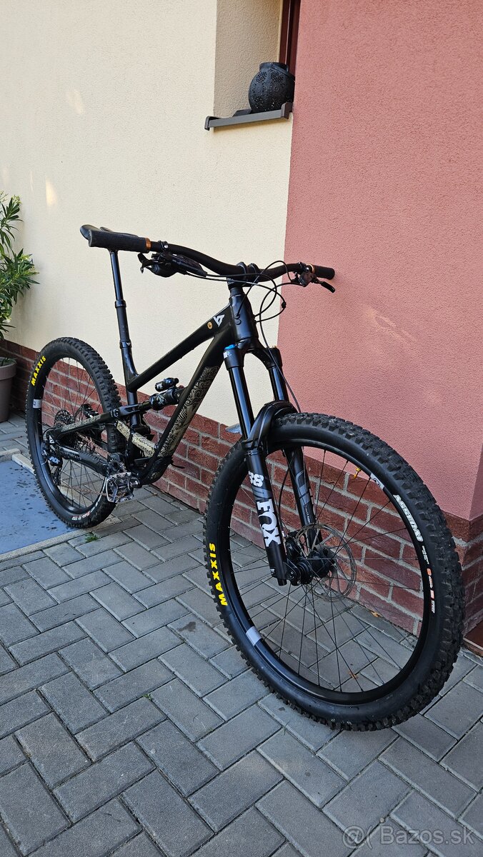 YT Capra core 2