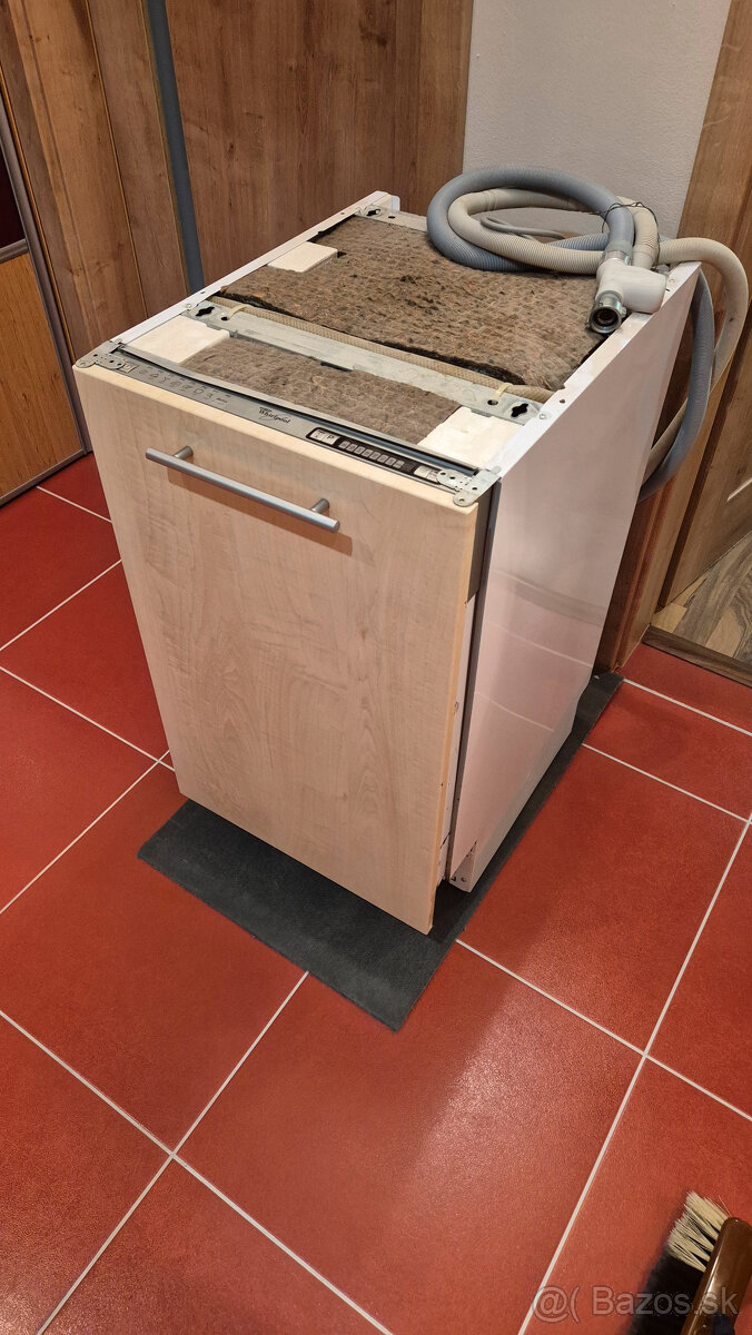 Predam zabudovatelnu umyvacku riadu Whirlpool ADG 789