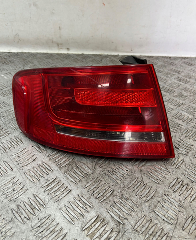 Audi A4 B8 2008-12 ľavé zadné svetlo sedan