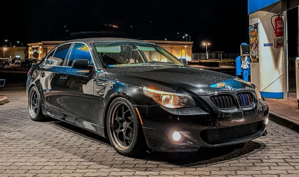 Bmw e60 525i  M5 look