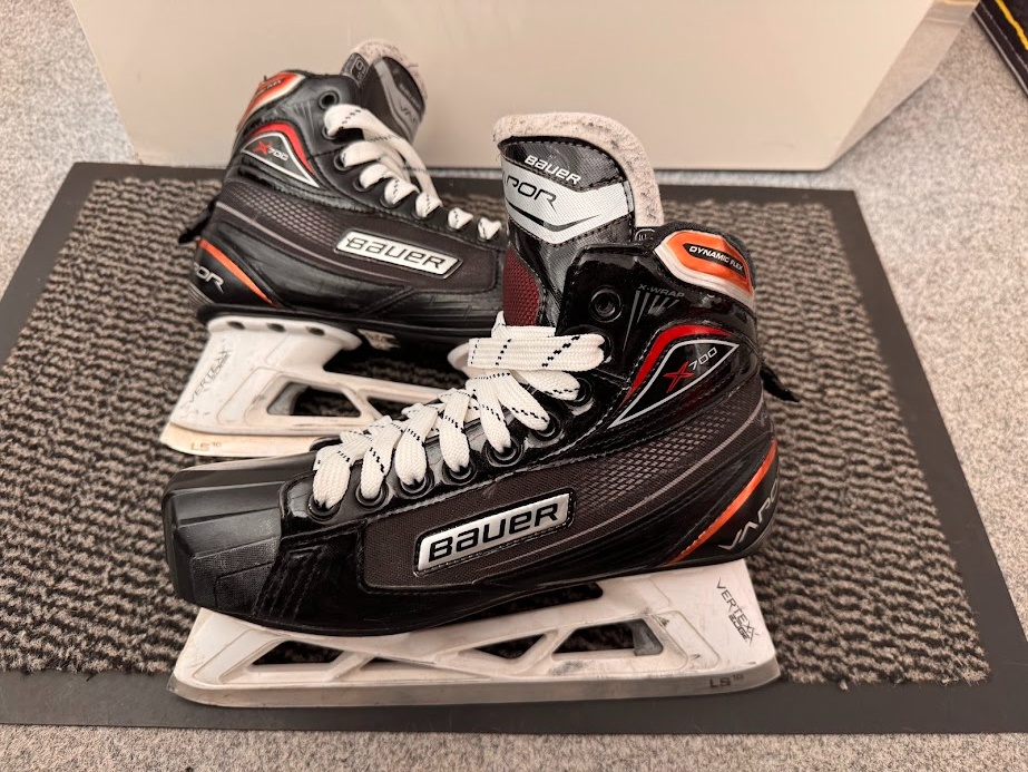 BRANKÁŘSKÉ BRUSLE BAUER VAPOR X700, vel. 40,5/6 EE