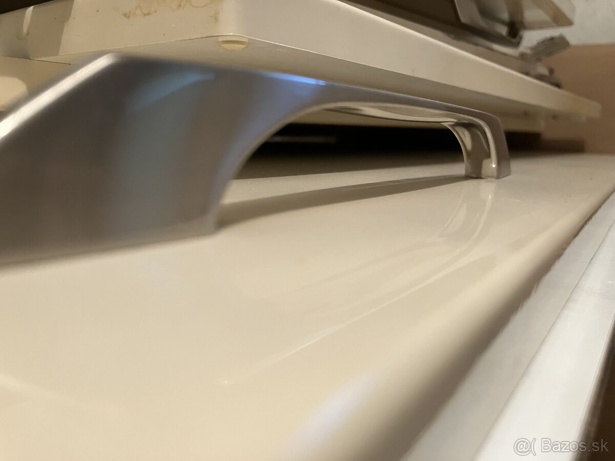 Predám 10ks madlá/úchytky , nerezové skrinky/kuchyňu