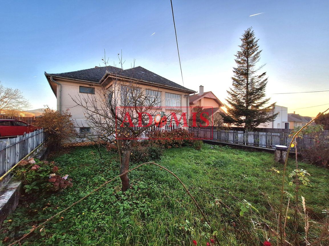 ADOMIS - predáme rodinný dom 2.podlažný 250m2, pozemok 800m2