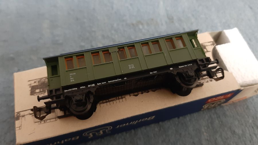 Vláčiky - osobný vozeň Zeuke TT