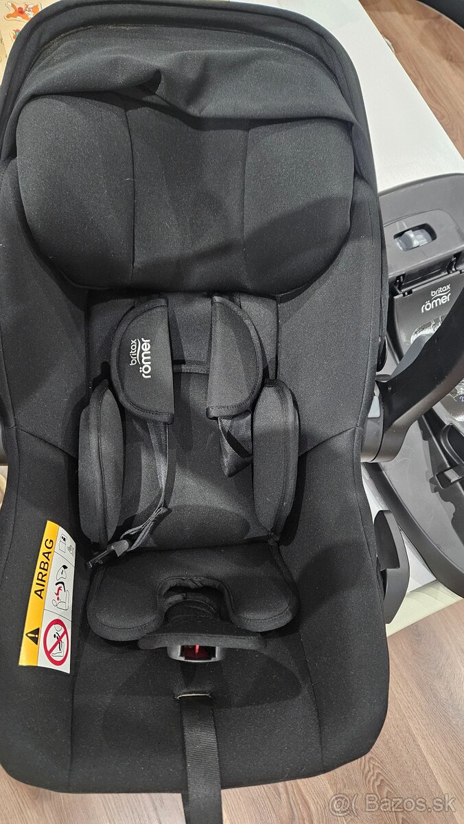 Britax Romer baby safe core vajíčko+základňa na izofix