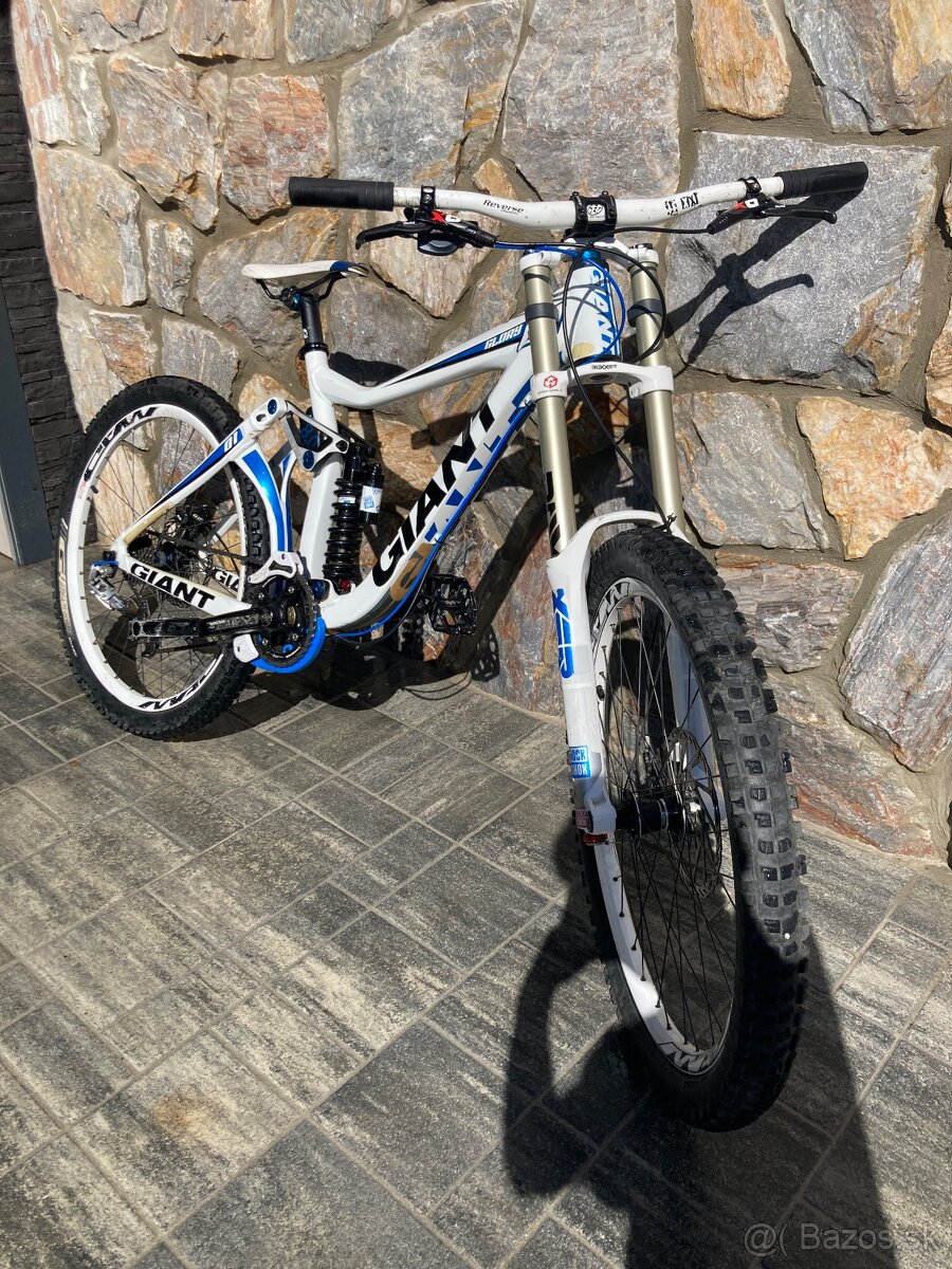 Horský bycikel celoopružený