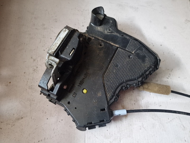 Zámok dverí Toyota Corolla