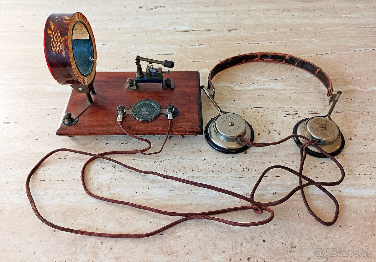 Starožitná krystalka, radiopřijímač z roku 1922, top stav