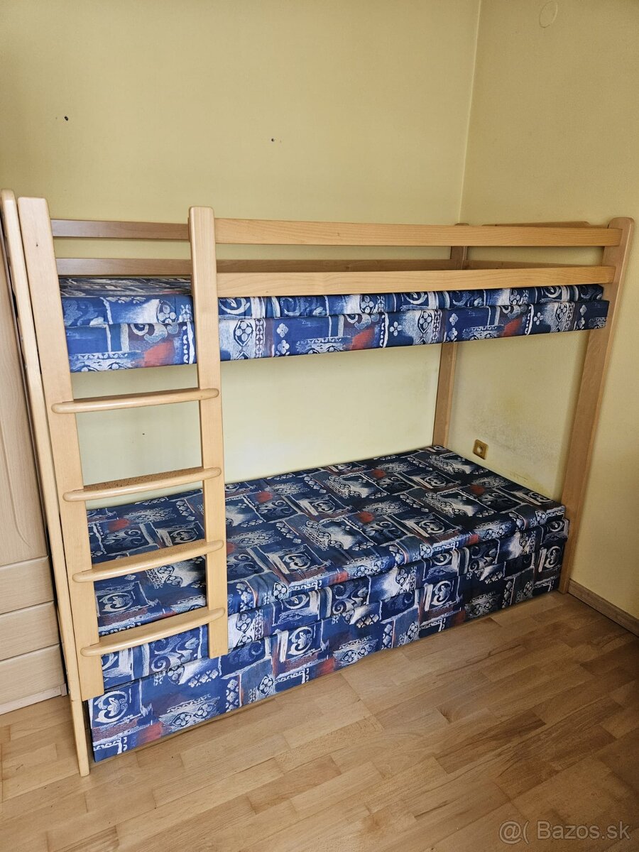 Poschodová posteľ