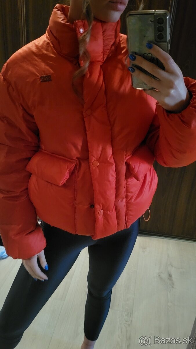 Levis damska perova bunda -