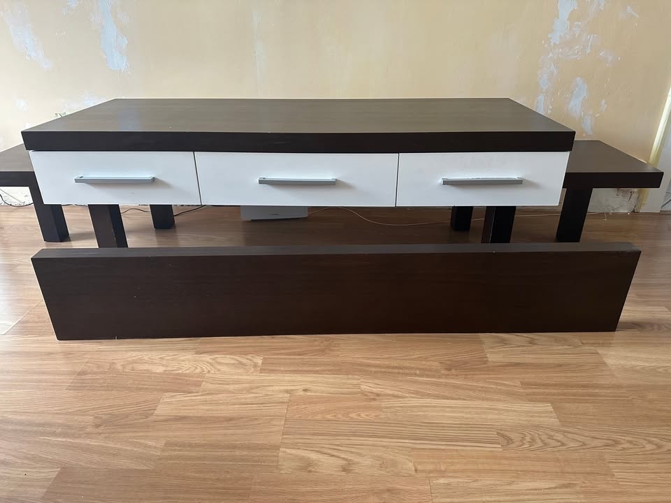 Stolik pod TV a policka