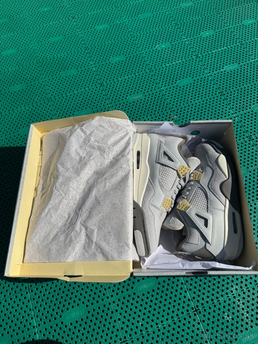 Air Jordan 4 Retro SE Craft