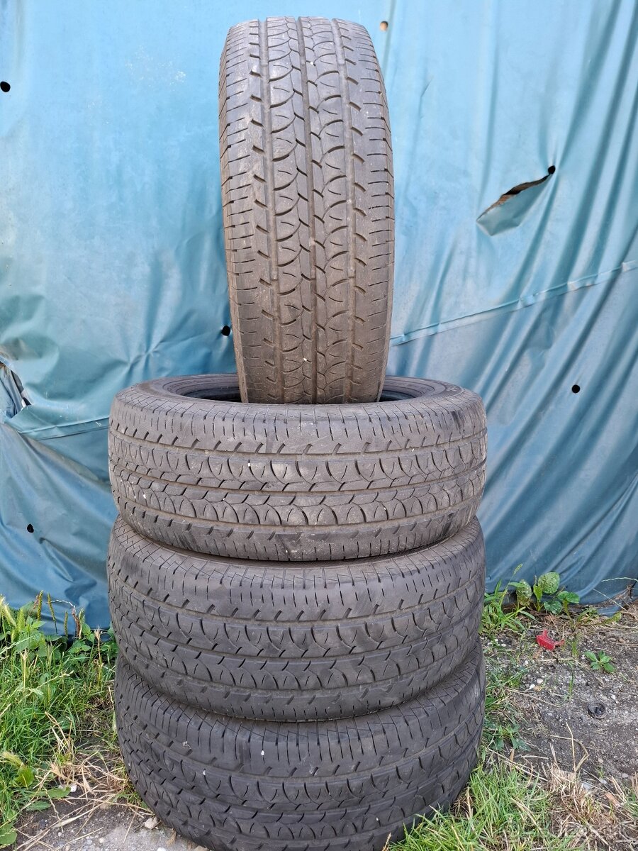Ponúkame 4 letné pneumatiky Barum Vanis 215/65 R15C