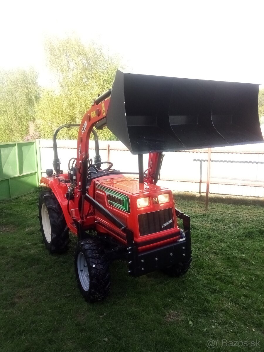 Traktor , malotraktor s čelným nakladačom