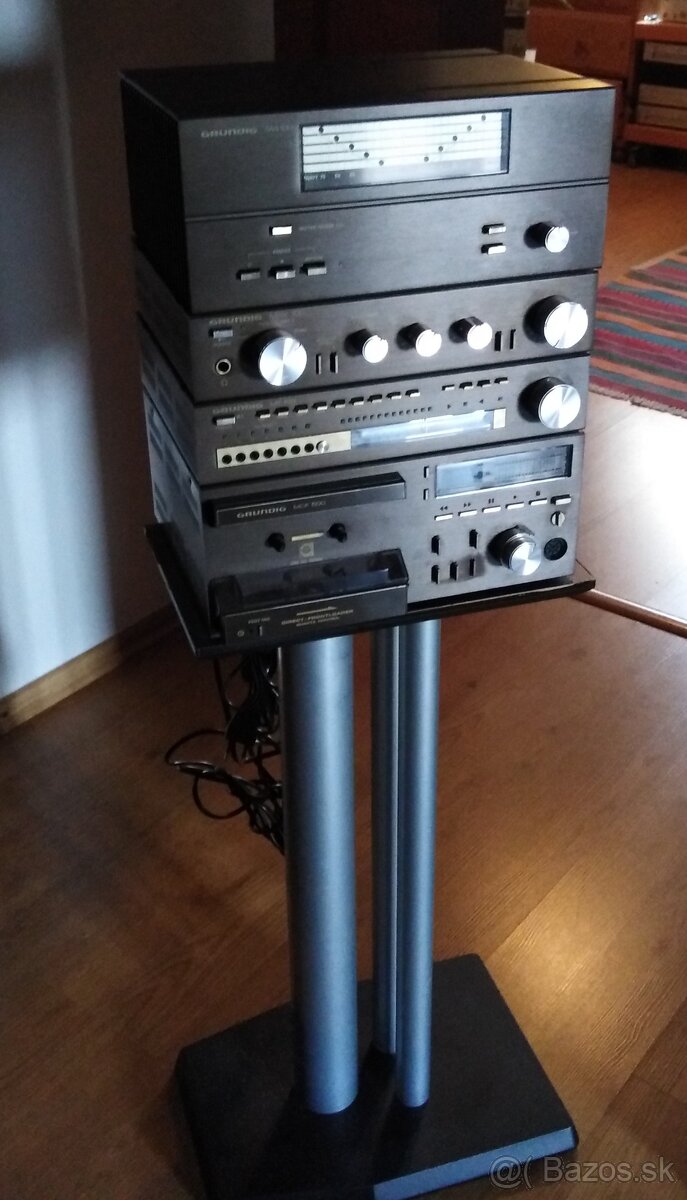 Grundig M 100