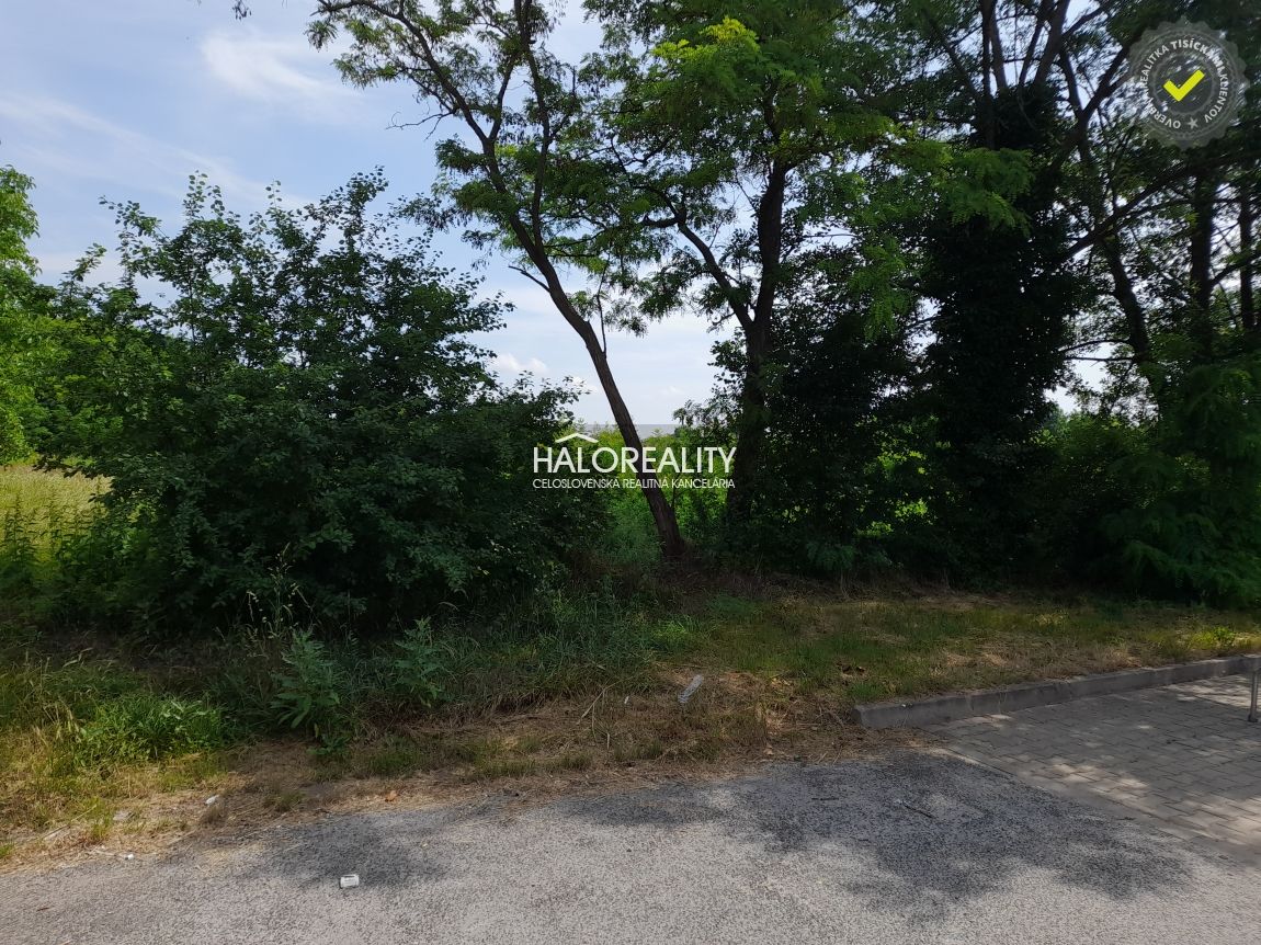 HALO reality - Predaj, pozemok   674 m2 Zavar, skvelá invest