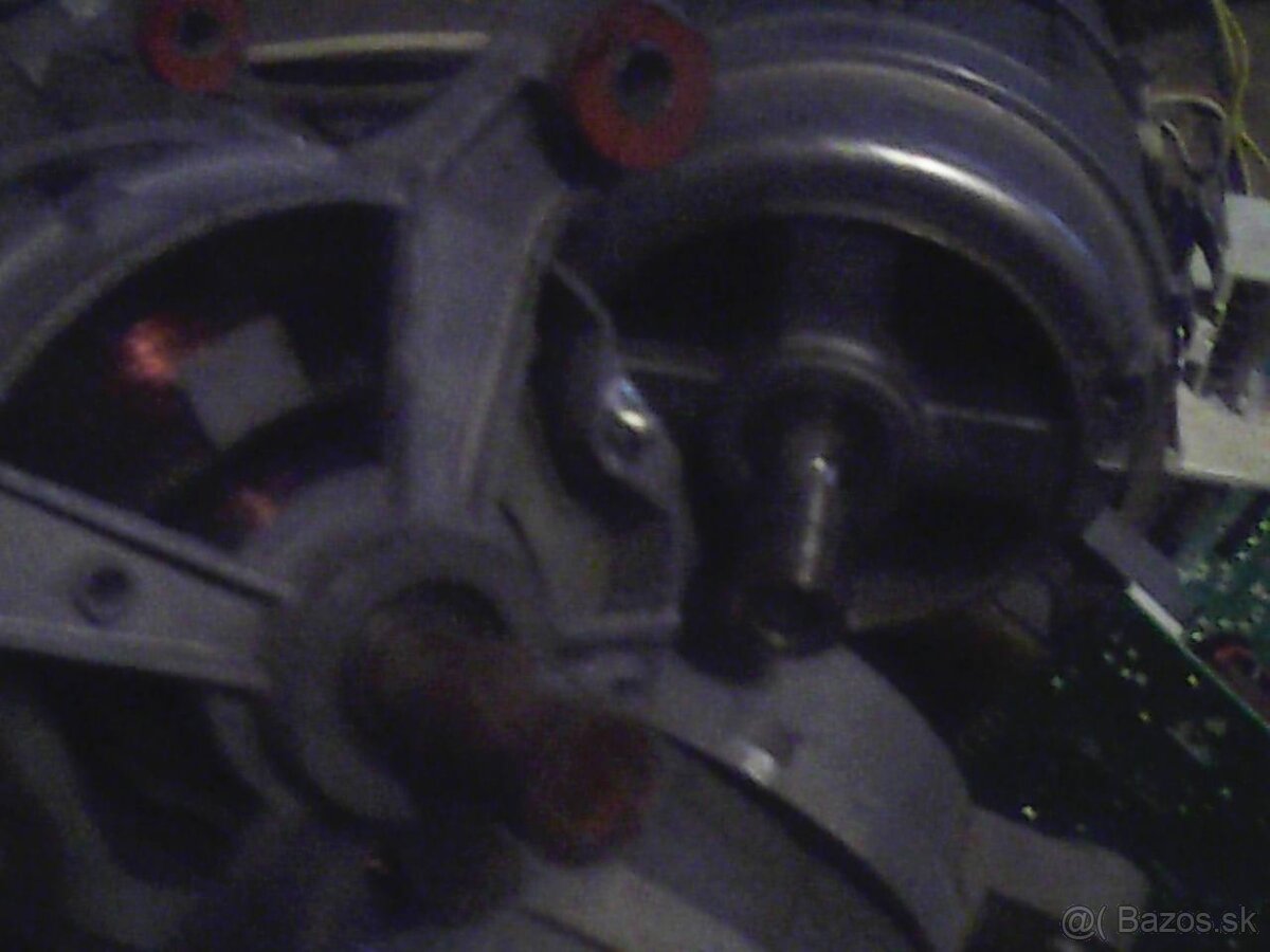 Motory do pračiek a umyvačiek riadu.