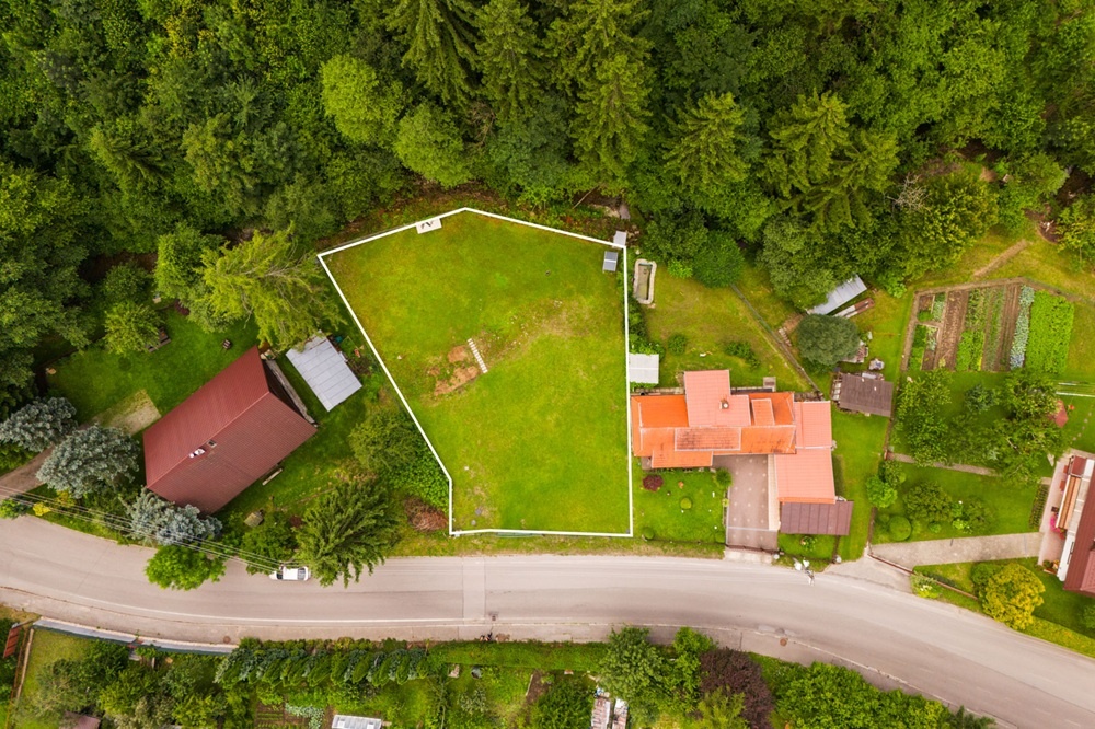 Stavebný pozemok - Malý Bysterec