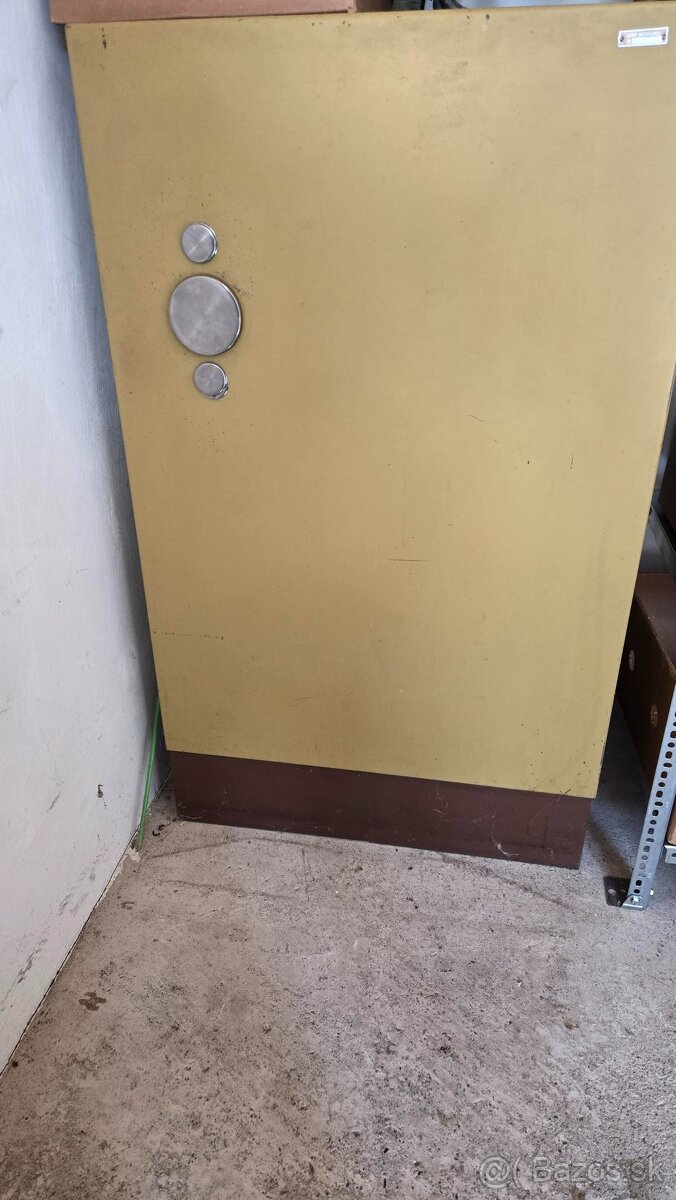 Na predaj trezorova skriňa