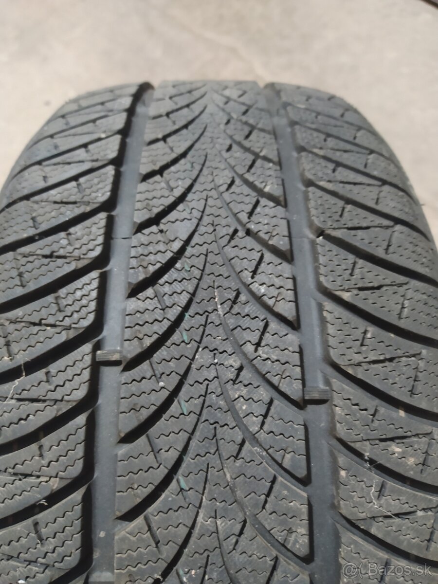 Triangel 225/45 R17