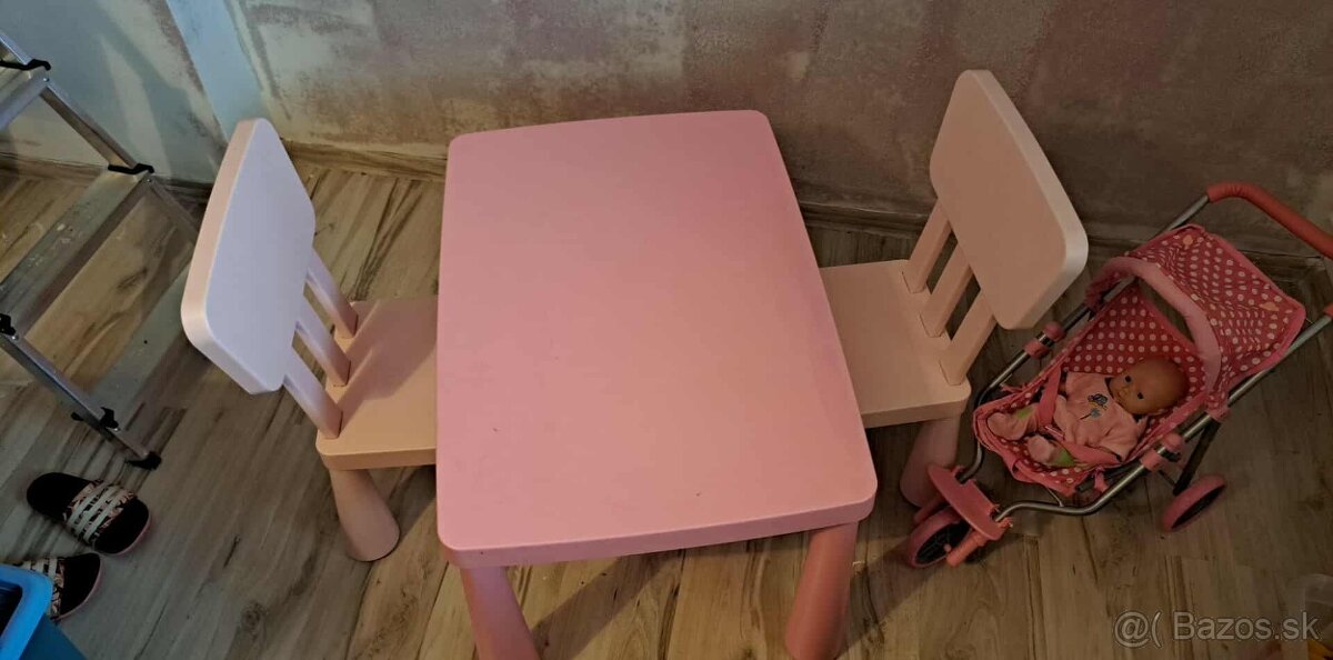 Detske postele,stolička,  detske sedenie.