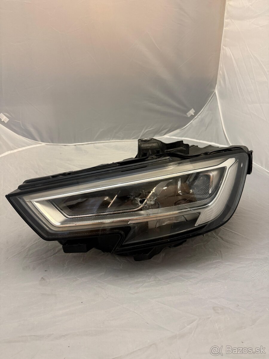 Svetlo Audi A3 8V