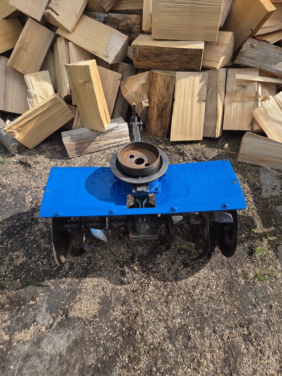 Predam zachovalý rotavator
