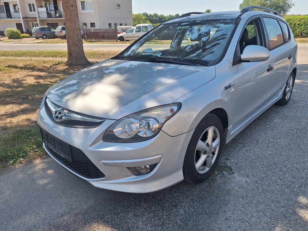 HYUNDAI i30 BENZÍN 1,4 KLÍMA
