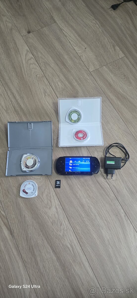 Sony PSP Street (E1004) + Originál nabíjačka + 4 hry