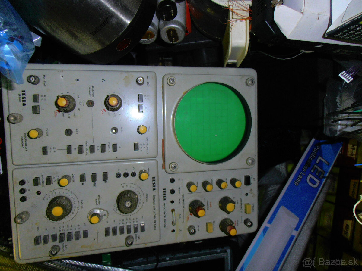 Osciloskop BM564
